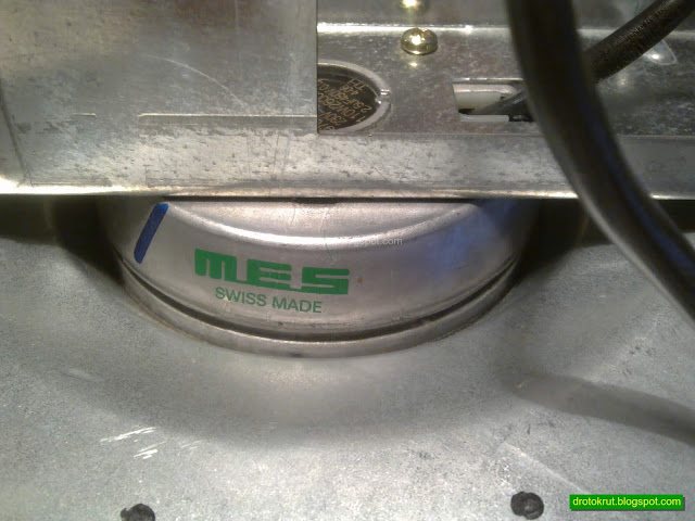 Надпись MESS SWISS MADE на моторе центробежного вентилятора Ruck RS-160L
