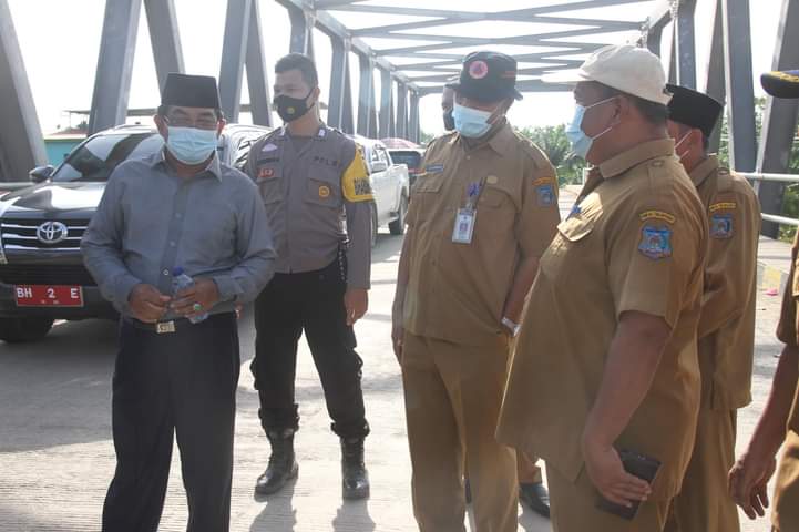 Bersama Wabup, Bupati Anwar Sadat Tinjau Kondisi Jembatan Kol. Achmad Sugeng