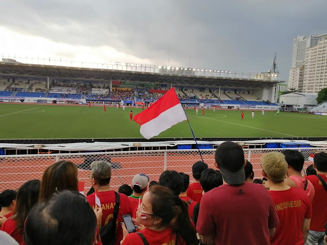 Pertandingan Semi final Sepak bola SEA Games ke-30 di Manila