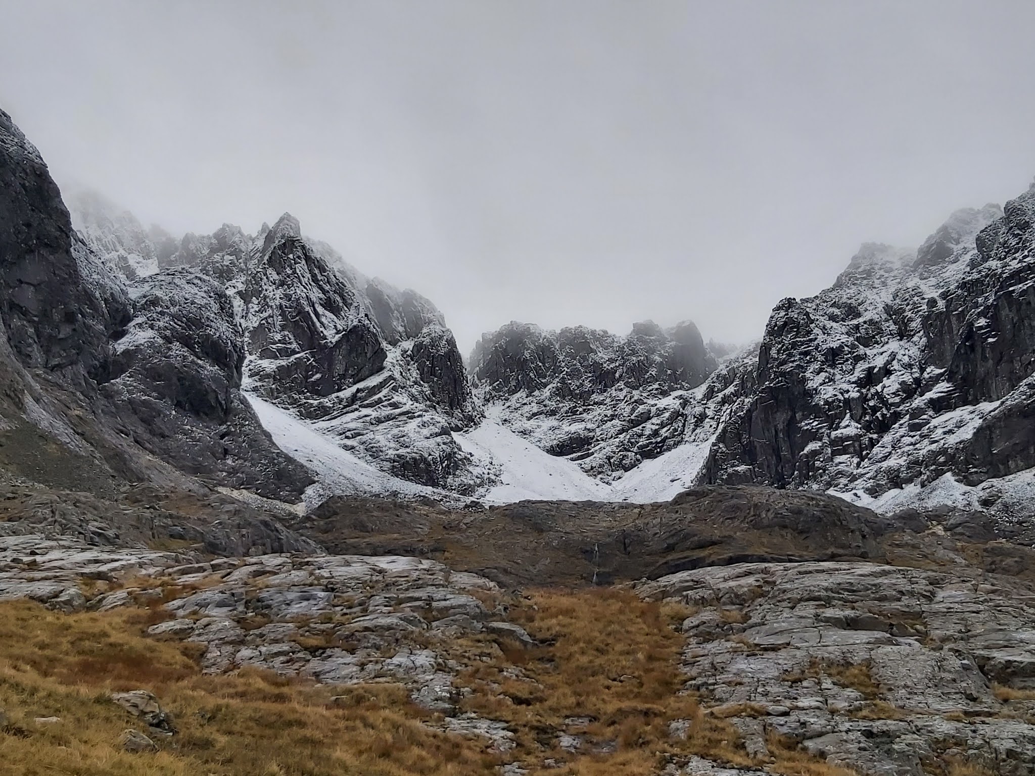 TARMACHAN MOUNTAINEERING FRESH SNOW ON BEN NEVIS