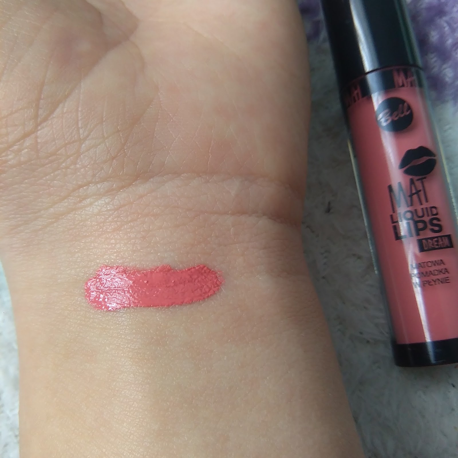 Niepoprawny makijaż Bell MAT LIQUID LIPS 01
