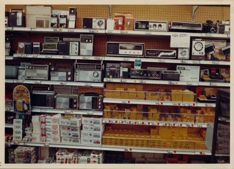 Amazing Found Photos That Show Vintage Drug Stores of California in the