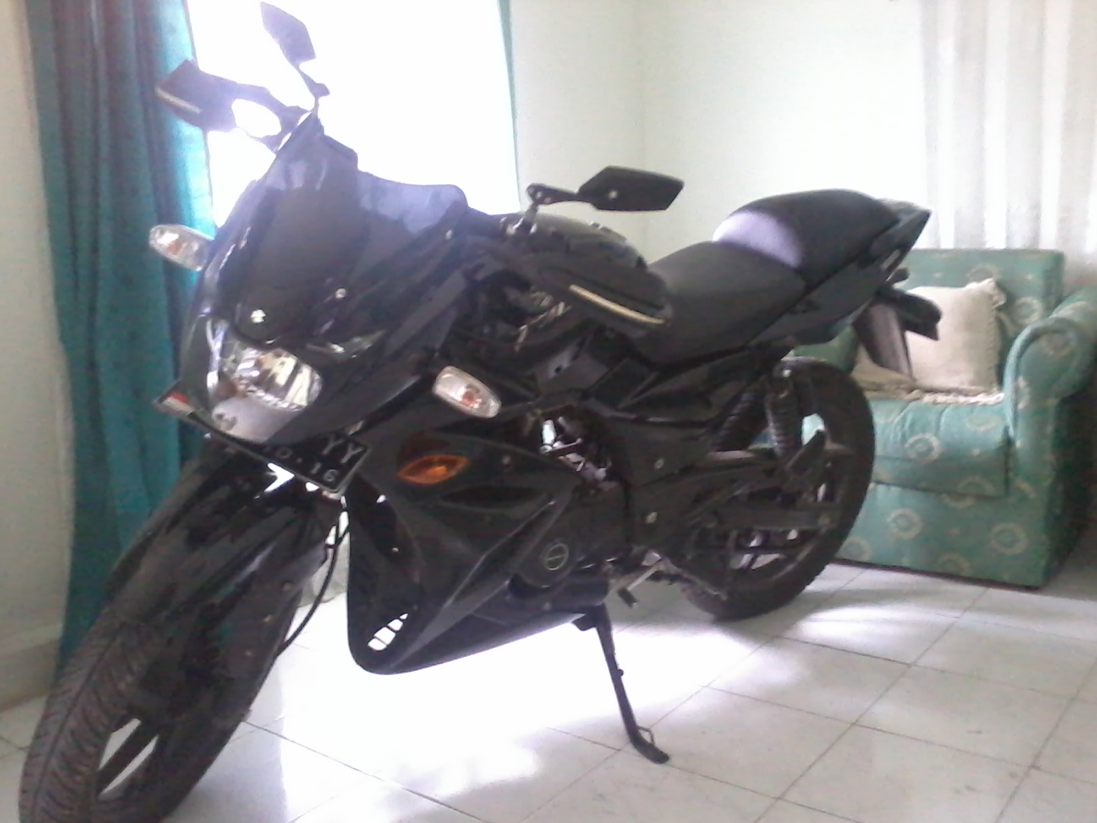 РћР±РѕРё Bajaj Pulsar 180