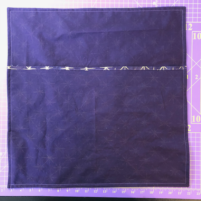 she can quilt Holiday Pillowcase Tutorial Three Styles A FAL Tutorial