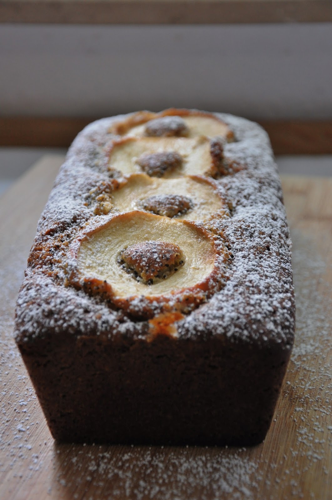 miss.sweetkitchen: Ein Mohn-Marzipan Rührkuchen mit Apfelringen