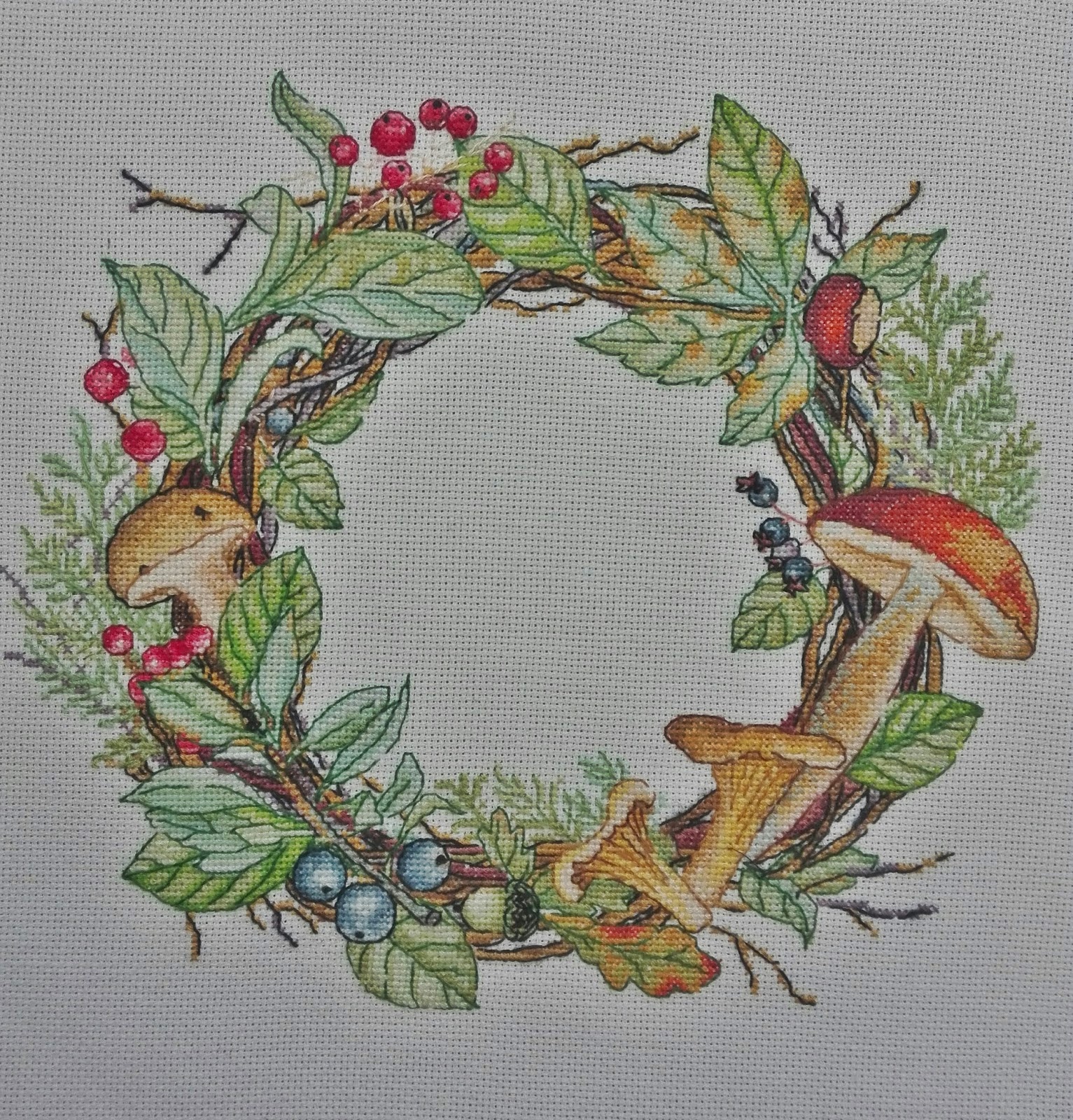 KUFER z artystycznym rękodziełem Hafty krzyżykami