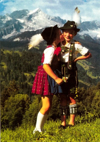 I ♥ snail mail: Postcard #11: Bavarian Children—Germany