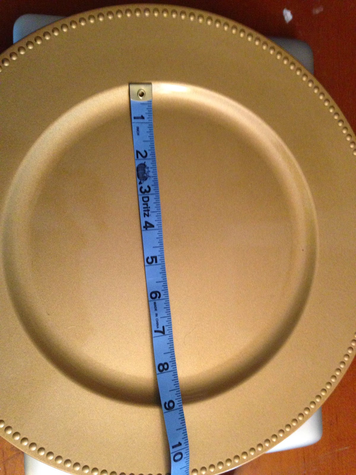 How to (Perfectly) Decorate Charger Plates with Silhouette Silhouette