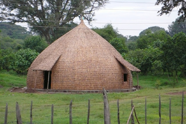 Традиционный круглый дом сидамо