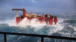 Borgholm Dolphin platform tijdens storm