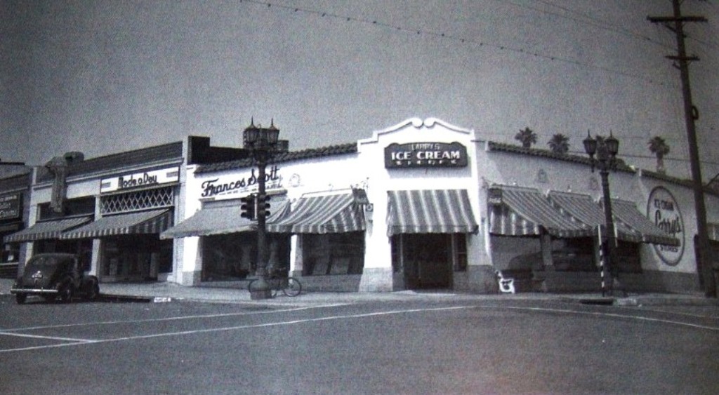 Avenue to the Sky Lake Avenue, Pasadena Larry's Ice Cream, NE Corner