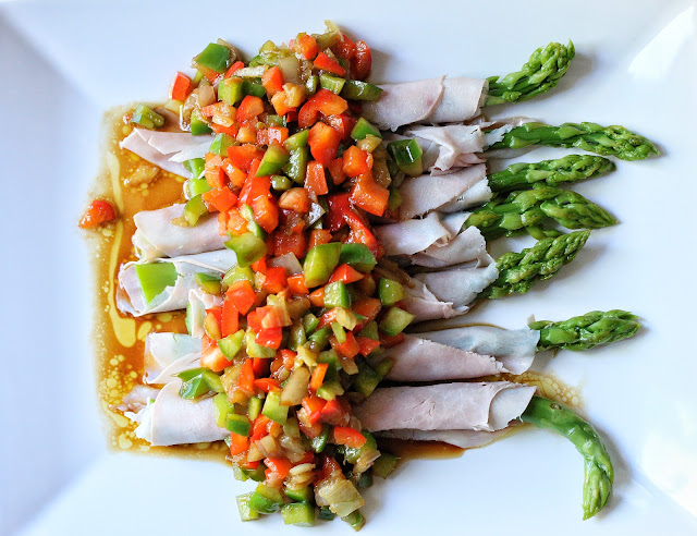 Asparagus with Ham, Bell Pepper and Balsamic Vinegar