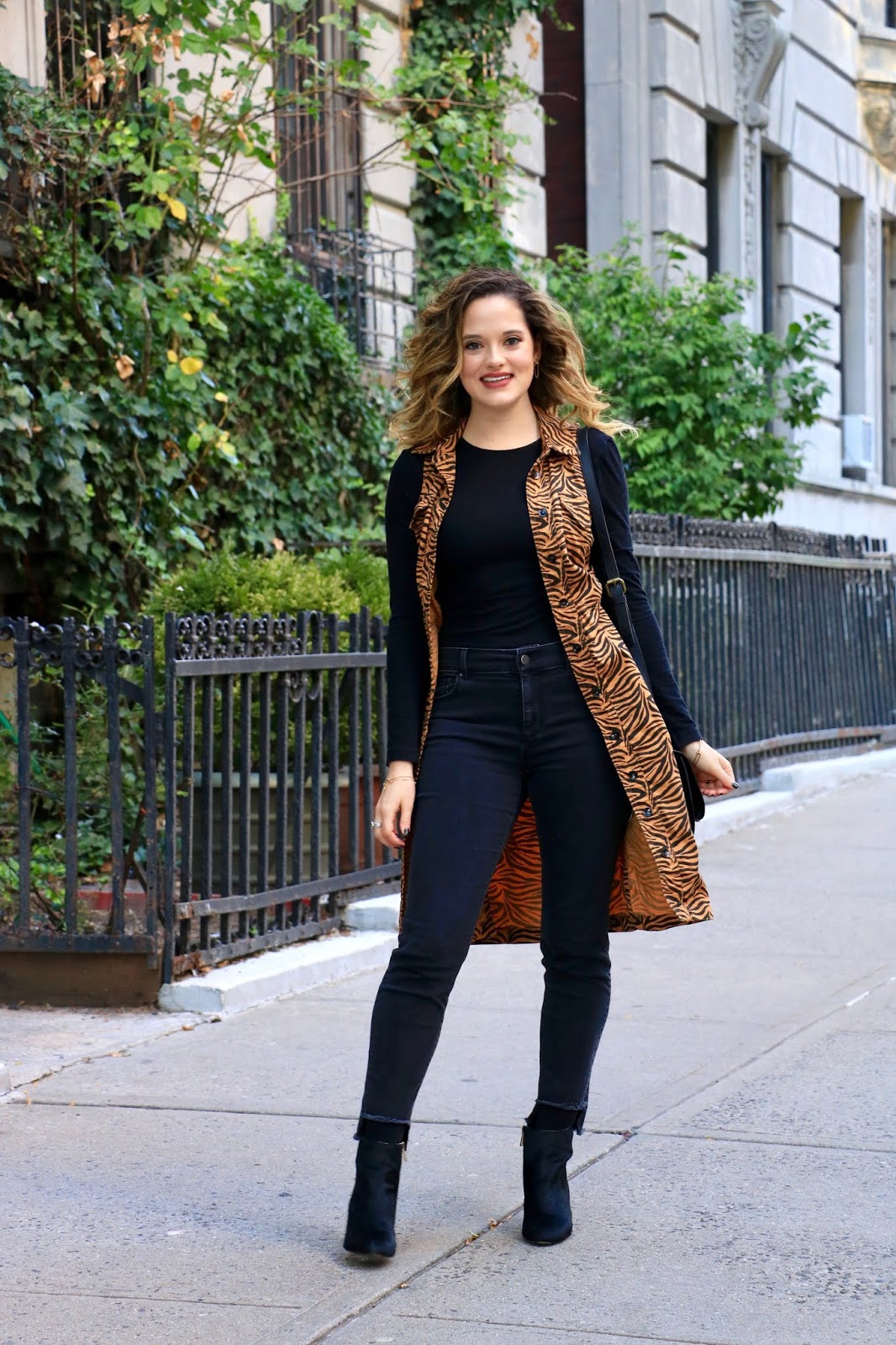 Nyc fashion blogger Kathleen Harper's animal print outfit idea for fall.