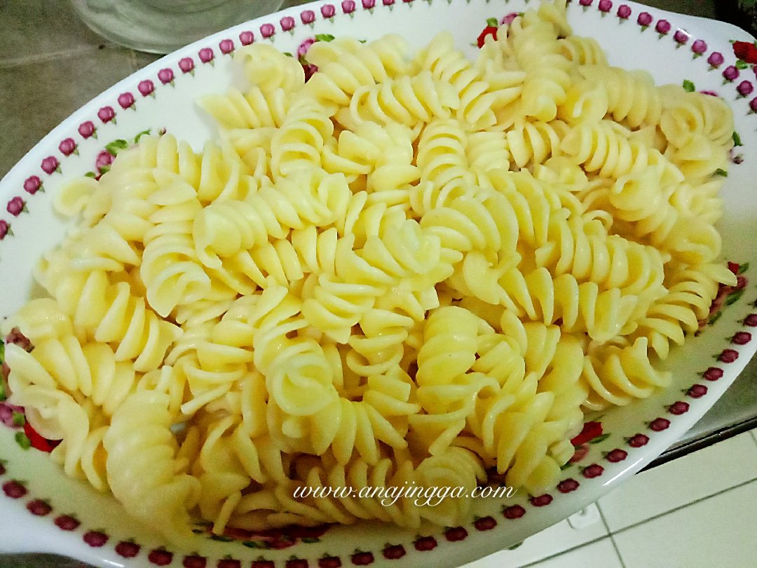 Pasta Spiral Carbonara Ber Cheese pasta-spiral-carbonara-ber-cheese