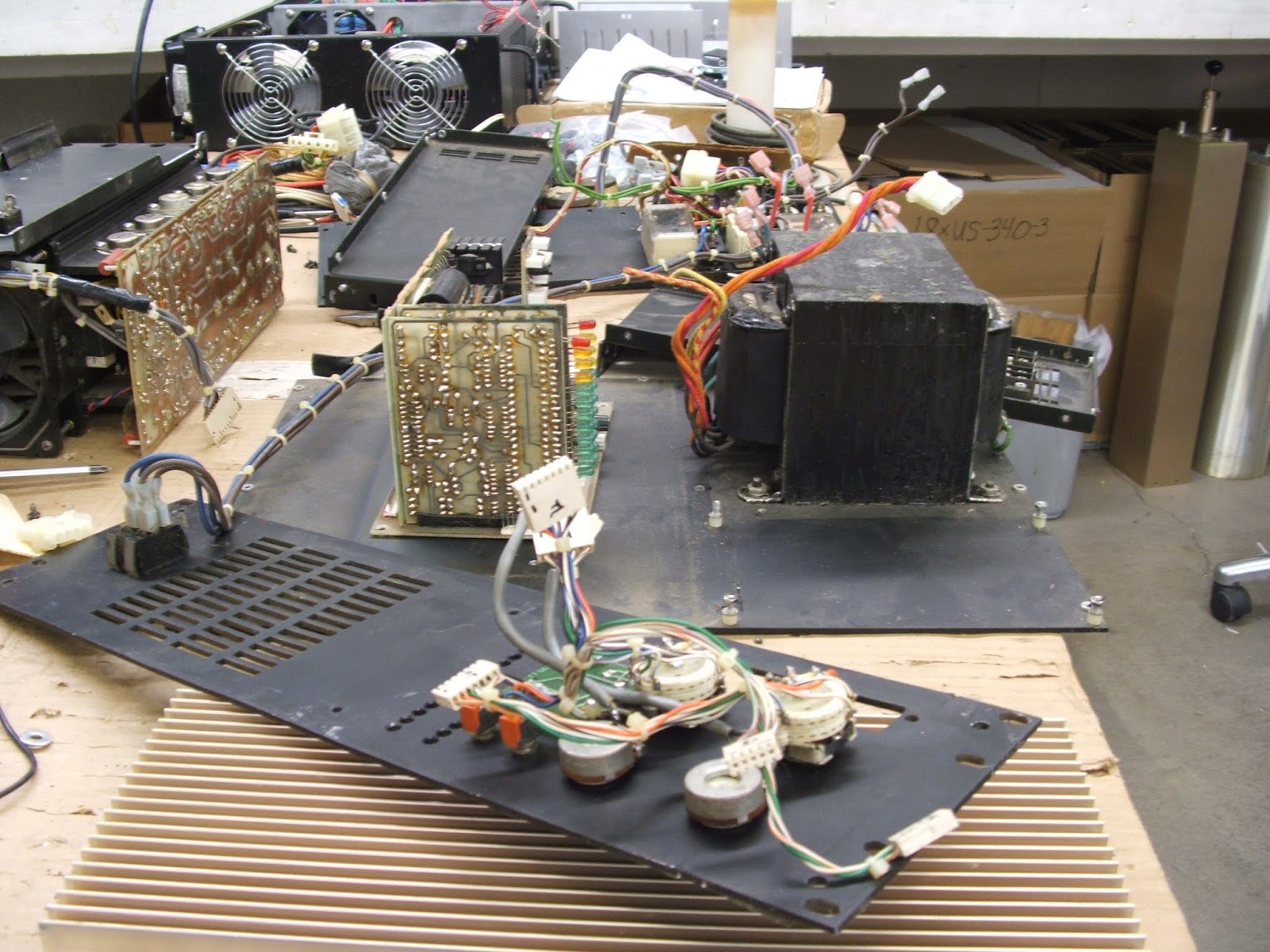 My Commentary and Technical help: Rebuilding LAB Series LS800 Amplifier