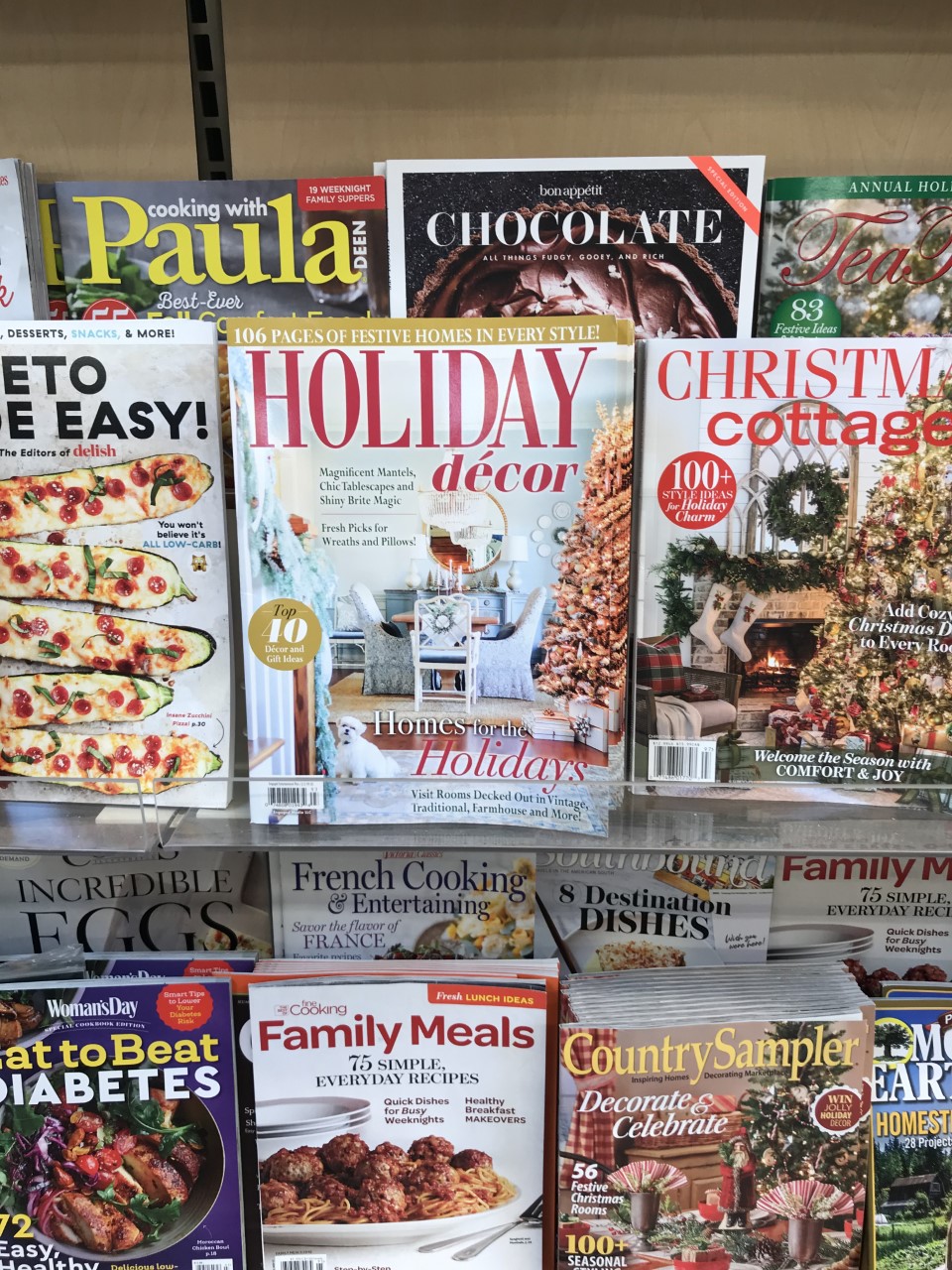 Cottages and Bungalows Holiday Decor 2019 magazine…