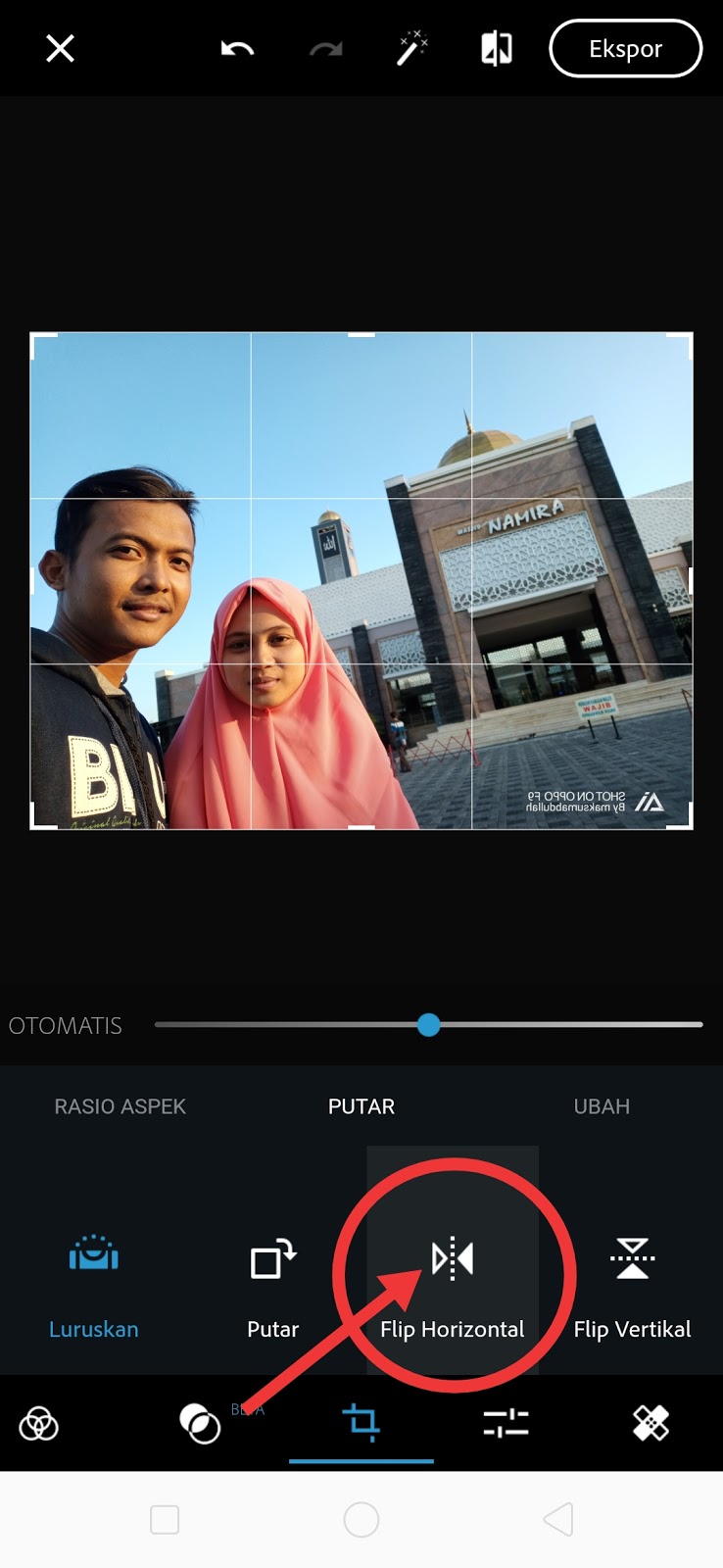 Cara Membalikkan Foto Selfie yang Terbalik di Android