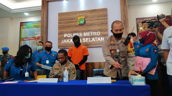 Ajukan Rehabilitasi Usai Ditangkap, Dwi Sasono: Saya Bukan Penjahat Ajukan Rehabilitasi Usai Ditangkap, Dwi Sasono: Saya Bukan Penjahat