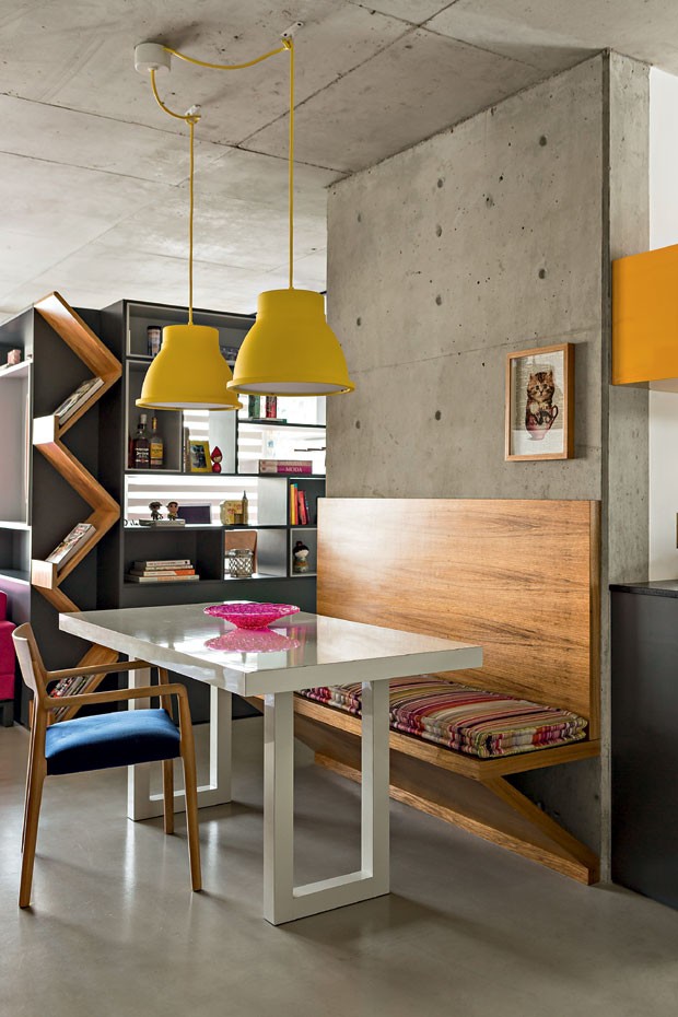 apartamento pequeno 70 m² jovem com cimento queimado, concreto aparente e muitas cores. Blog Achados de Decoração apartamento pequeno 70 m² jovem com cimento queimado, concreto aparente e muitas cores. Blog Achados de Decoração