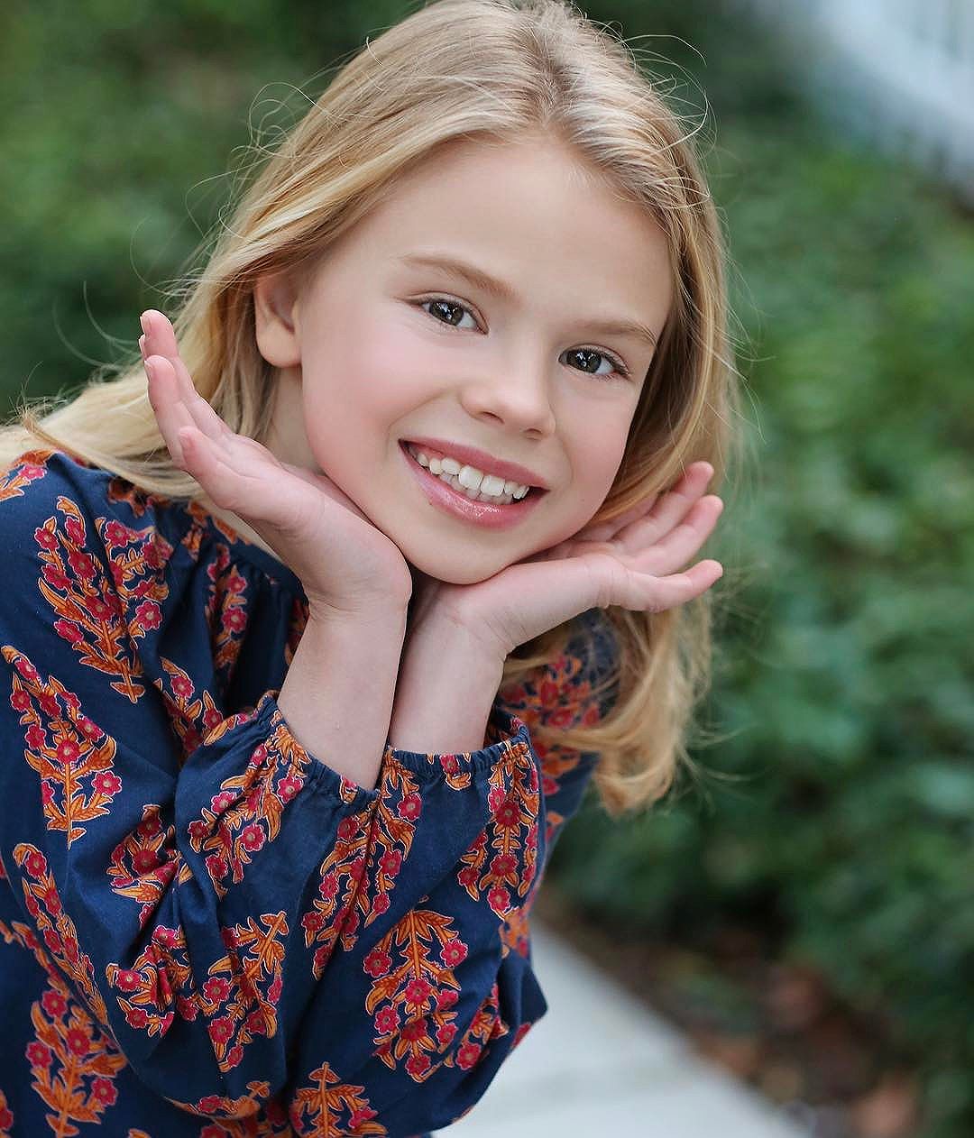 aboutnicigiri: Scarlett Fernandez