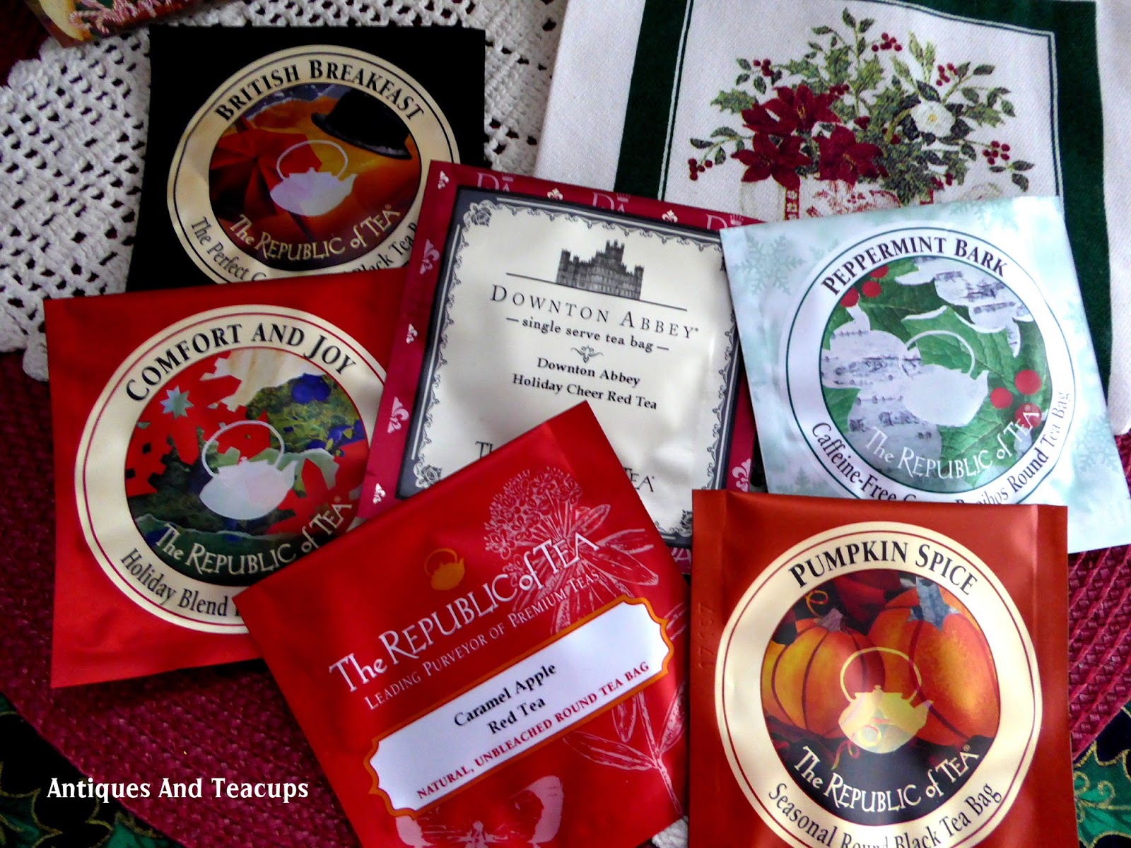 Antiques And Teacups Last Minute Christmas Tea Giveaway!