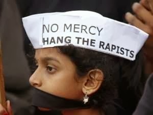 Ινδία: Της επέβαλαν την «ποινή» του ομαδικού βιασμού επειδή… ερωτεύτηκε!