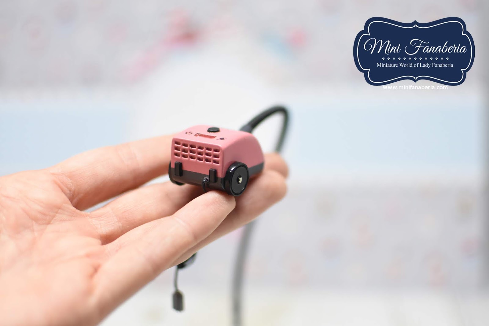 MiniFanaberia Miniature handmade vacuum cleaner