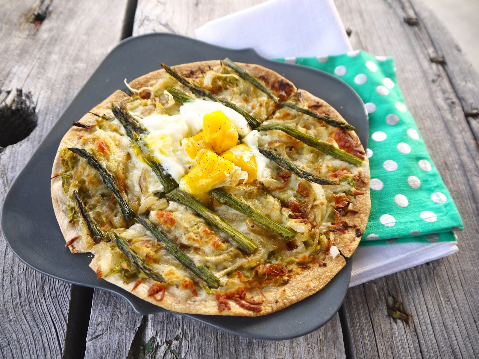 http://www.eat8020.com/2014/03/80-asparagus-caramelized-onion-and-egg.html