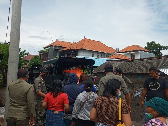 Mangkal Malam Hari Saat Covid-19, Belasan Perempuan Digiring Satpol PP