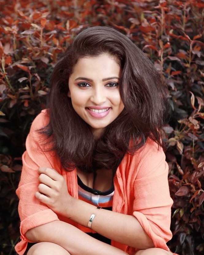 actress Anicka Vikhraman photos