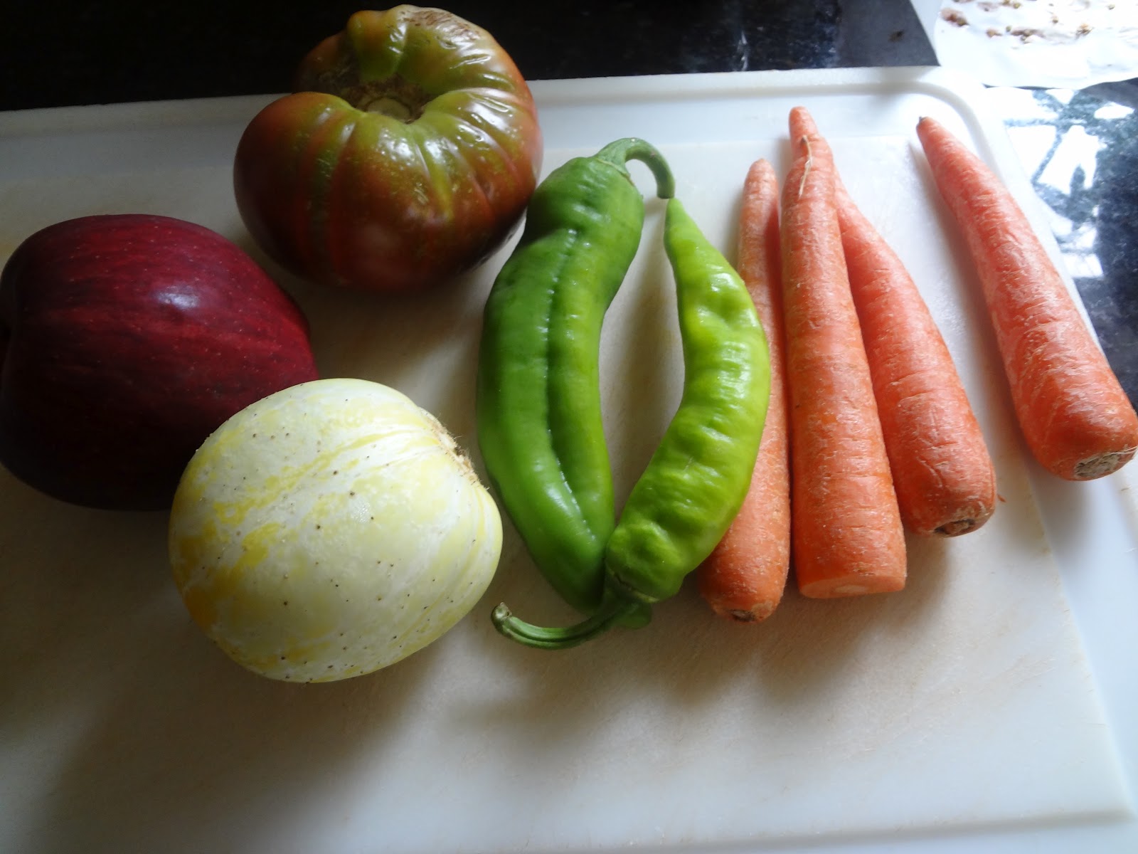 Bella Blue Jungle Tomato Cucumber Juice Recipe