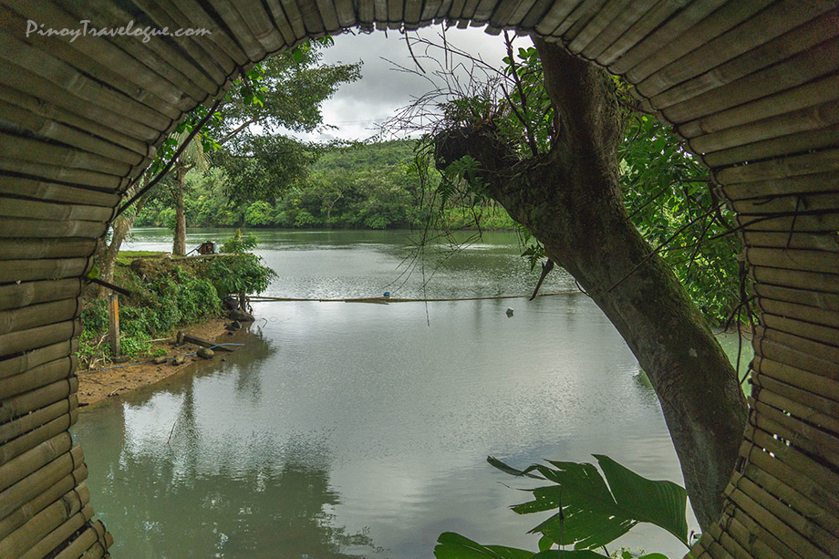 Vue sur le lac Caliraya