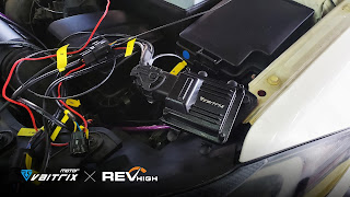 來自澳洲的汽車改裝品牌VAITRIX麥翠斯有最廣泛的車種適用產品，含汽油、柴油、油電混合車專用電子油門控制加速器，搭配外掛晶片及內寫，達到最高品質且無後遺症之動力提升，也可由專屬藍芽App–AirForce GO切換一階、二階、三階ECU模式。外掛晶片及電子油門控制器不影響原車引擎保固，搭配不眩光儀錶，提升馬力同時監控愛車狀況。VAITRIX另有馬力提升專用水噴射可程式電腦及全組套件，改裝愛車不傷車。 適用品牌車款： Audi奧迪、BMW寶馬、Porsche保時捷、Benz賓士、Honda本田、Toyota豐田、Mitsubishi三菱、Mazda馬自達、Nissan日產、Subaru速霸陸、VW福斯、Volvo富豪、Luxgen納智捷、Ford福特、Chevrolet雪佛蘭、Hyundai現代、Skoda; Altis、crv、chr、kicks、cla45、ct200h、q2、camry、golf gti、polo、kuga、tiida、u7、rav4、odyssey...等。