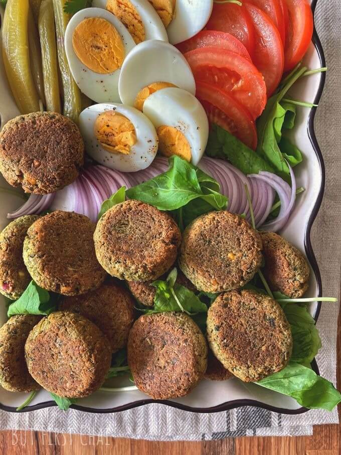 Baked Falafels served with accompaniments