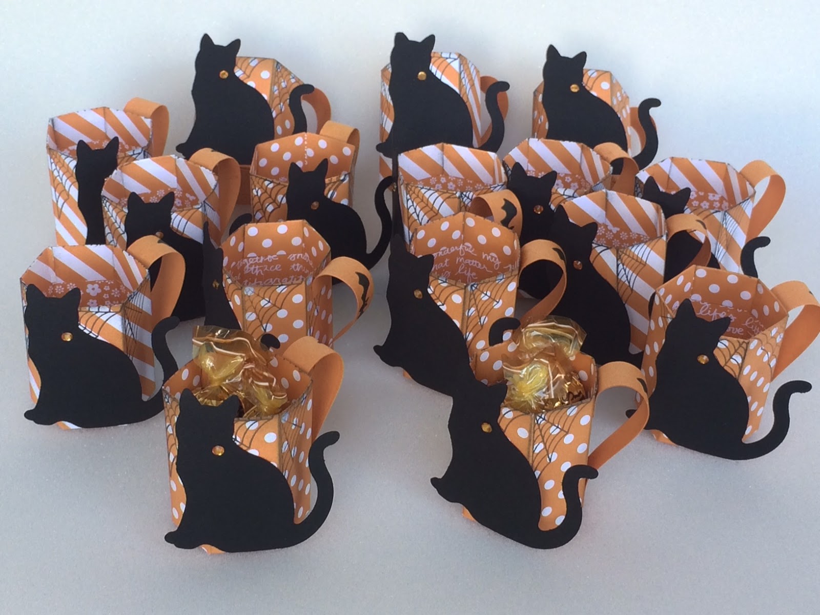 Jenny's stampin flavours Halloween cat treat in a mug