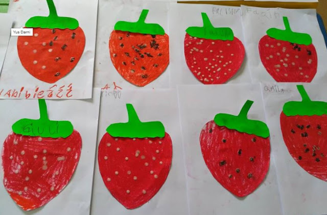 Menggunting dan Menempel Tema Tanaman DOKUMEN PAUD