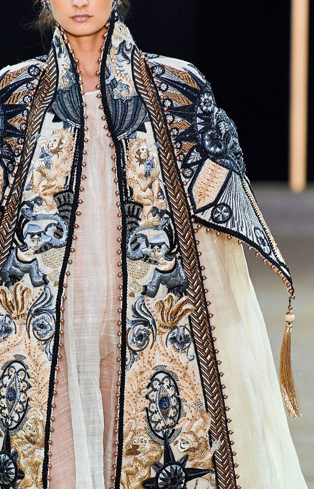 Close up: The Grecian-style silhouettes of Guo Pei AW 2019/20 Couture ...