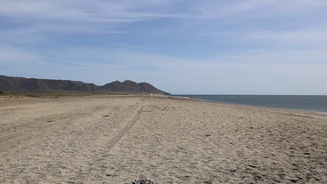 Playa de La Almadraba vista hacia el Cabo de Gata