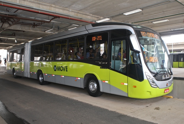 EMTU  Imprensa - Passageiros do Terminal Carapicuíba recebem ação