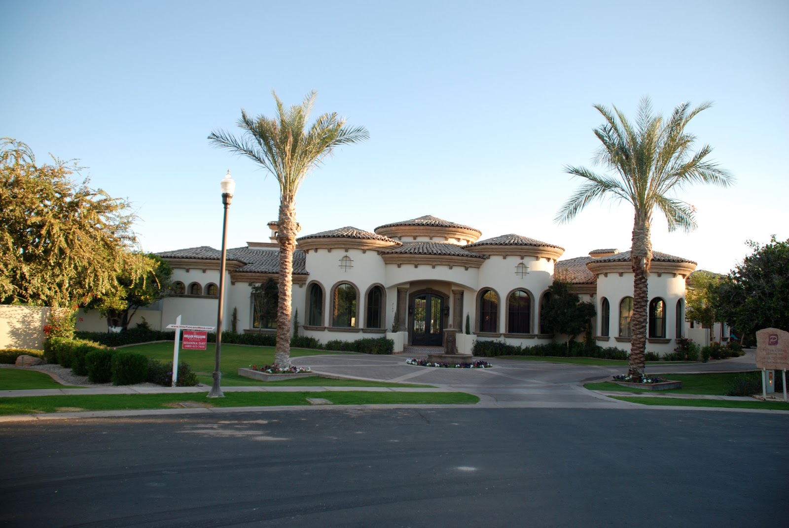 The Shanna Day Team BUY a Home in Gilbert Arizona!SELL Your Home in