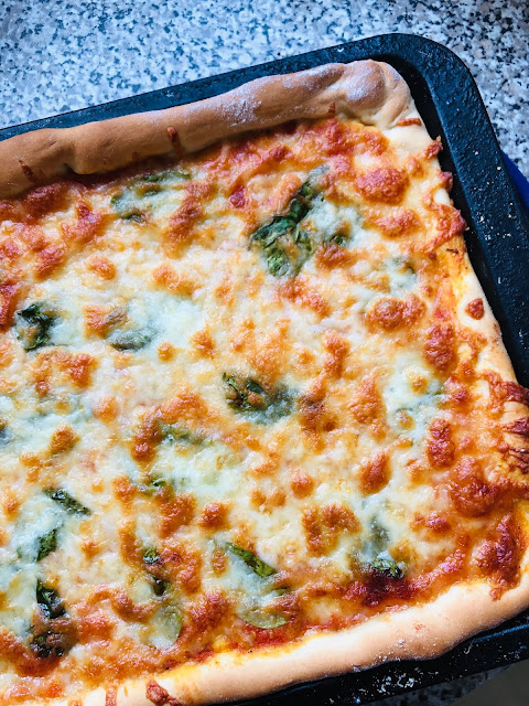 Pizza Simpla Cu Mozzarella Si Spanac