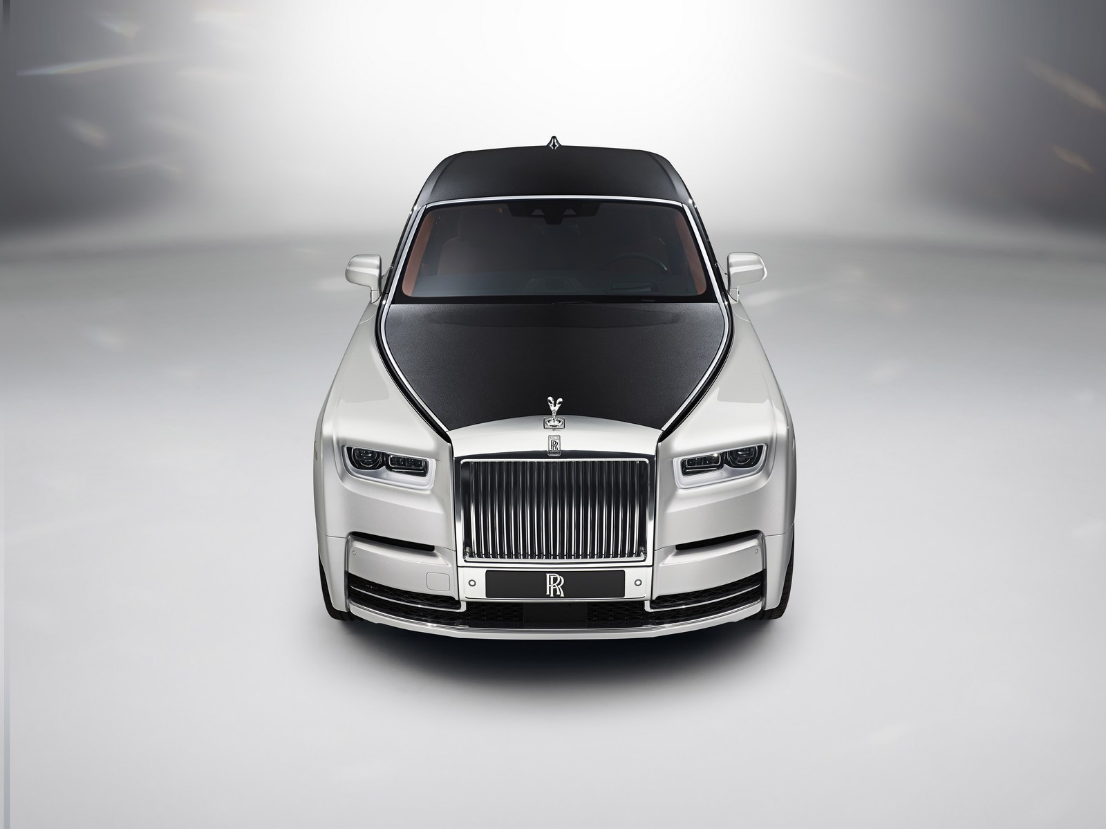 [Imagen: Rolls-Royce-Phantom-18.jpg]