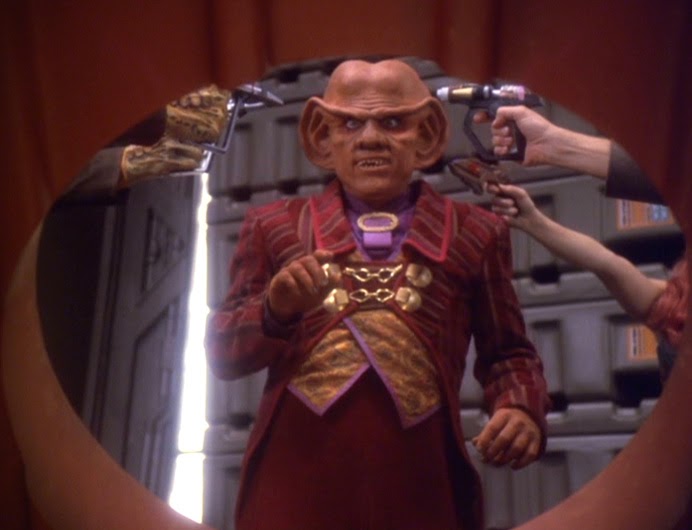 Doux Reviews Star Trek Deep Space Nine Who Mourns For Morn?