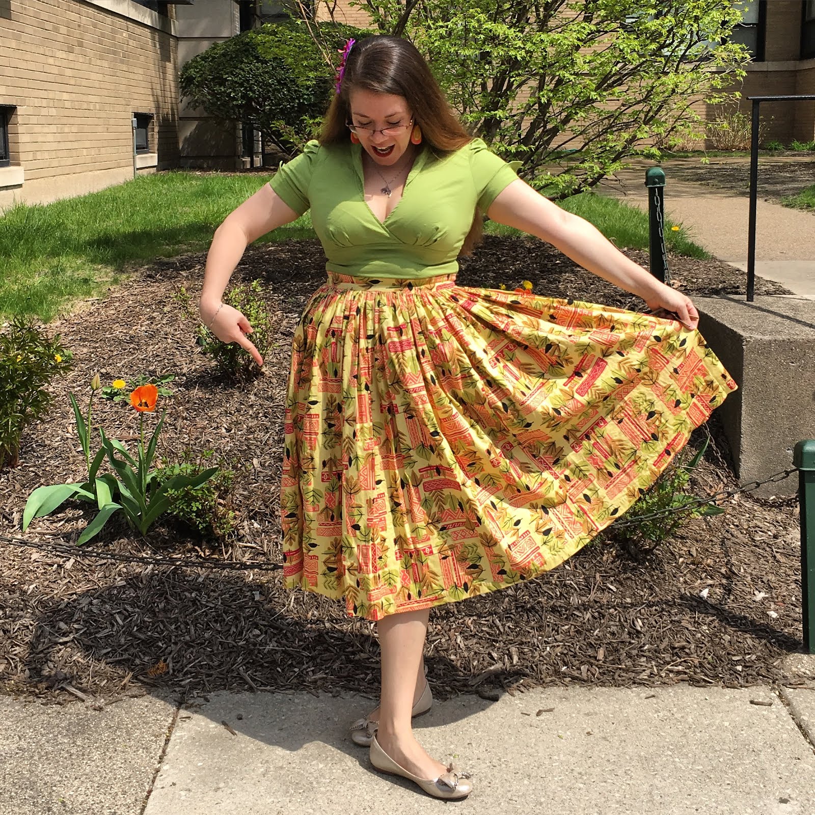 Thoroughly Modern Emily: One Skirt, Three Ways: Tiki Jenny Skirt (!!!)