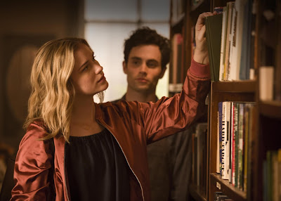 You Series Penn Badgley Elizabeth Lail Image 2