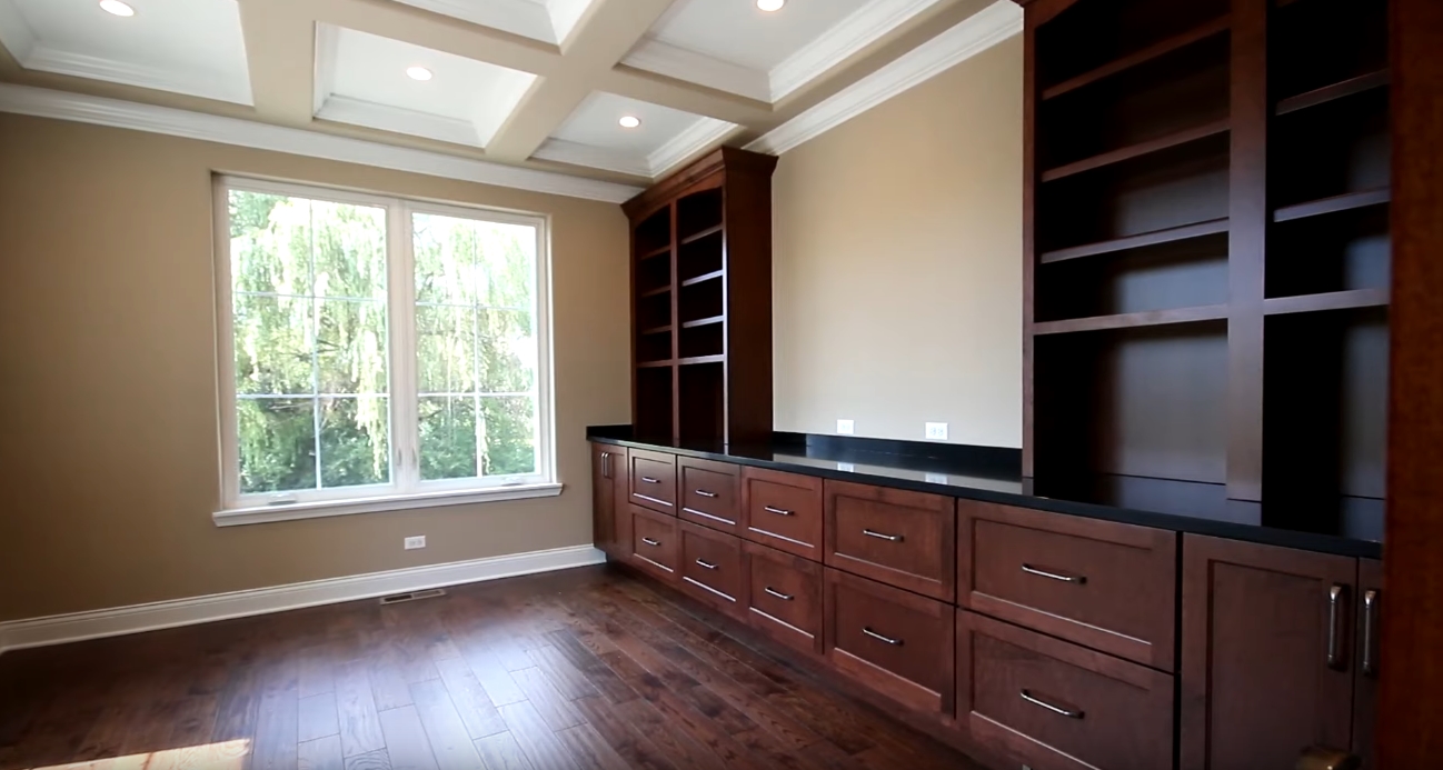 33 Interior Design Photos vs. Custom Home By KLM Builders Tour