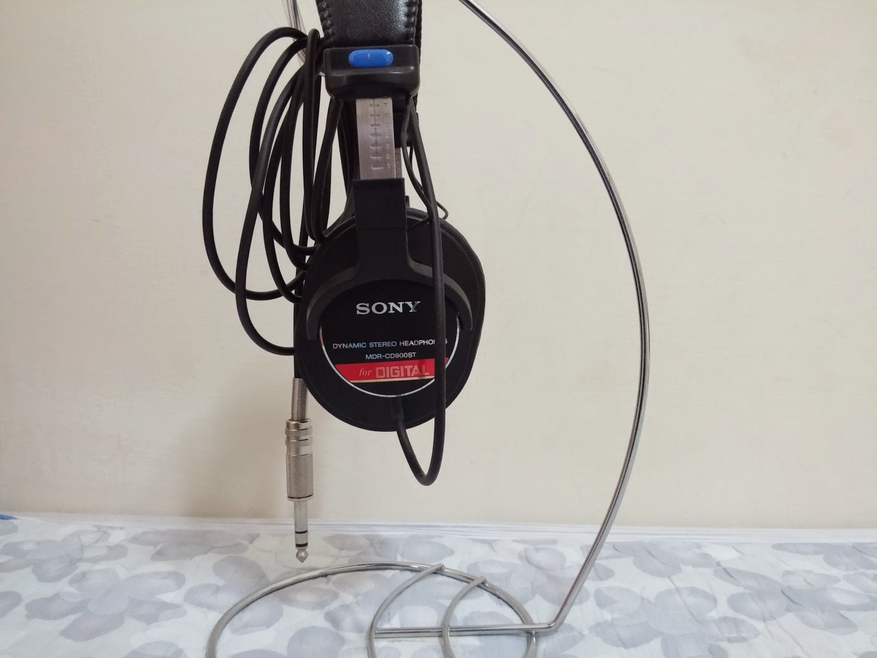 Scribe's N.E.W. Studio://Blogger: Review: SONY MDR-CD900ST 錄音室監聽耳罩耳機