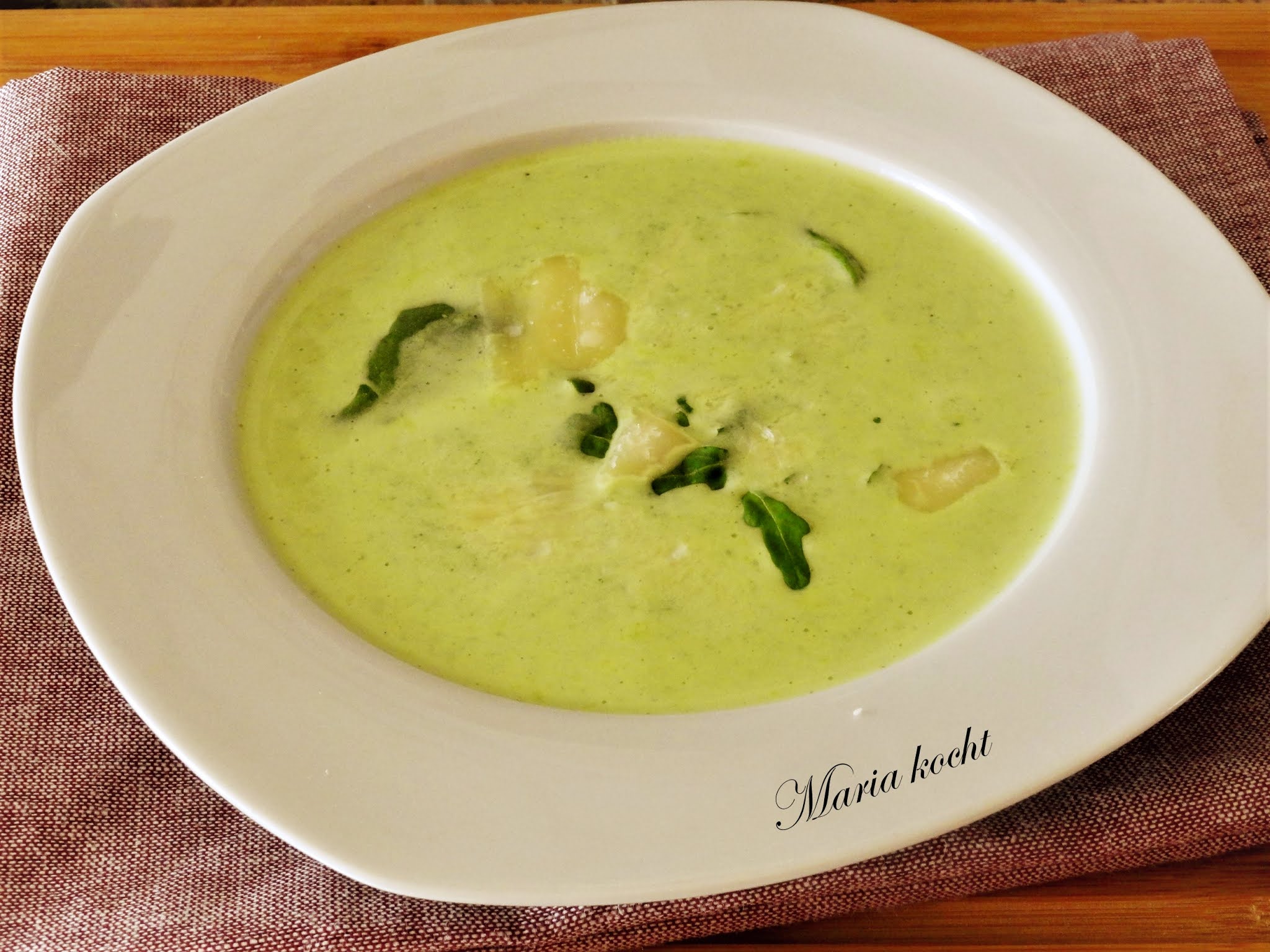 Maria kocht: Rucola-Suppe mit Parmesan / Rukkolaleves parmezánnal