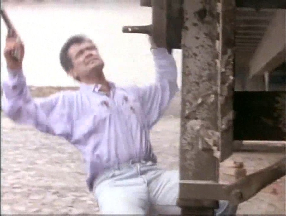 Shot, Strangled, Stabbed Guys Tumba Para Un Narco [795]