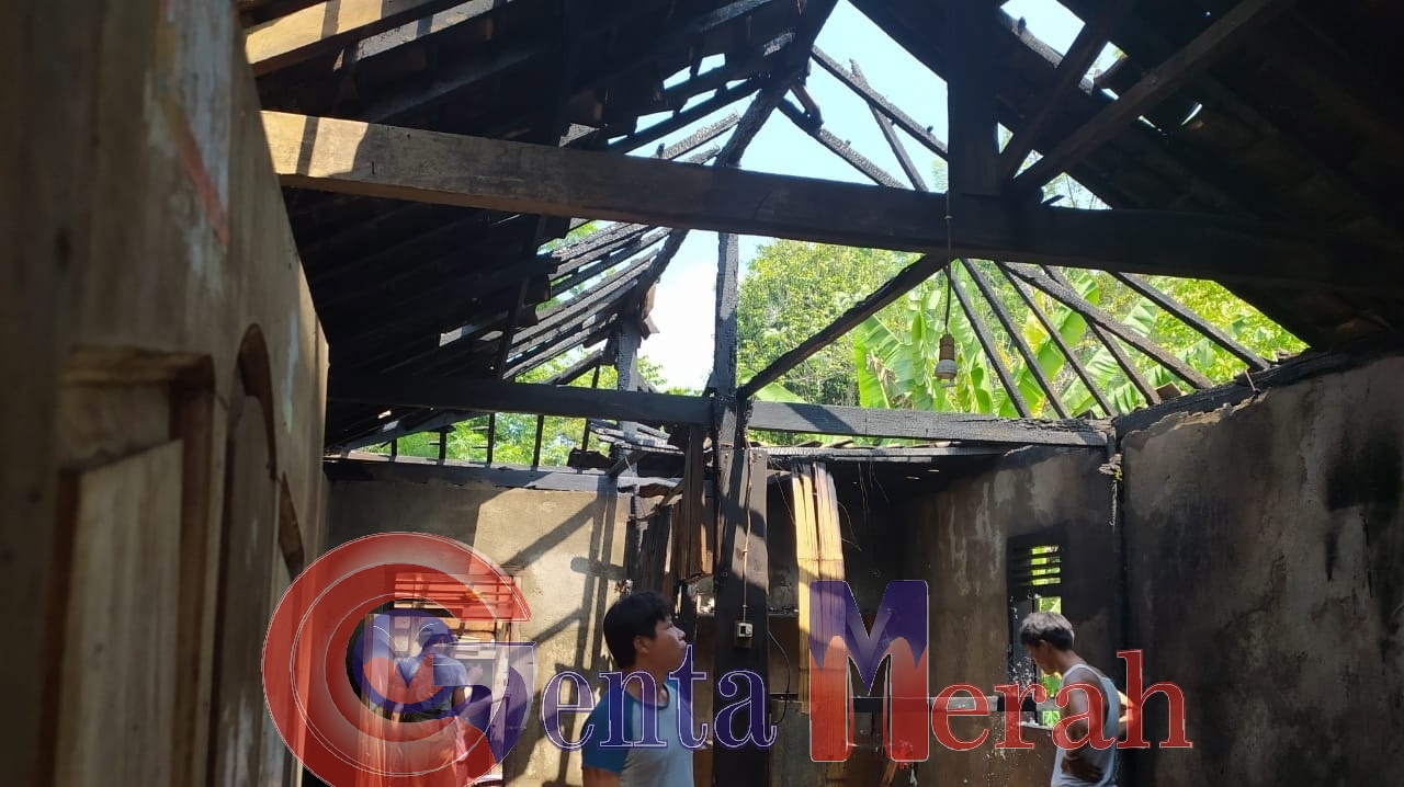 Rumah terbakar